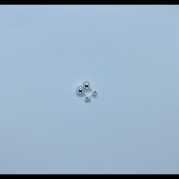 925 Sterling silver with rhodium ball studs - Picture 5 of 7